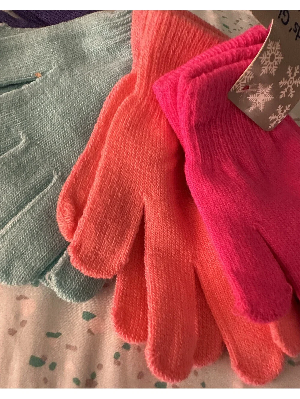 Kids 4 Pairs Winter Gloves 🧤 Bright Colors Warm Soft Cozy Winter Gloves